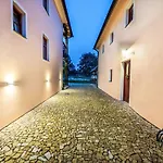 Dobra By Interhome *
